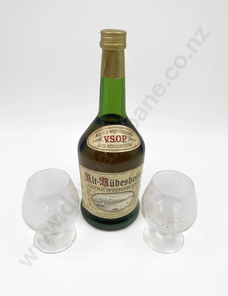 Alt-Rudesheim Weinbrand VSOP - German Brandy Gift Pack With Two Brandy Balloons Image 1++