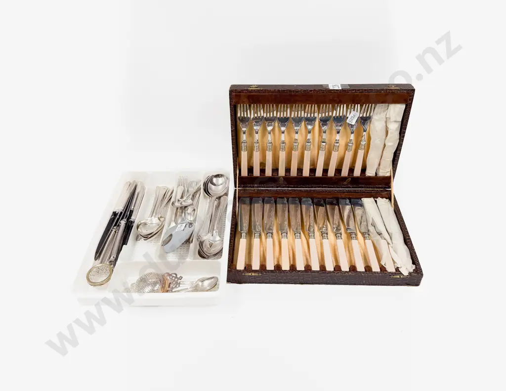 Boxed Fish Service with Tray of Assorted Cutlery Image 1++