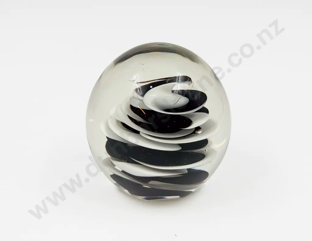 Art Glass Paperweight Image 1++
