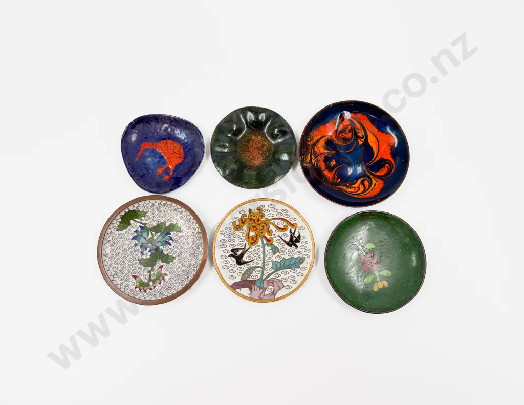 Delware Enamel Dish with other Enamel and Cloisonne Dishes Image 1++