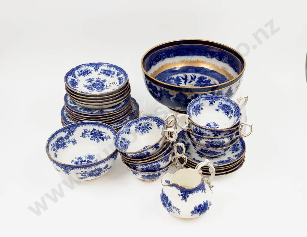 Qty of Blue and White Tea China with Doulton Burslem Willow Pattern Pedestal Bowl(Chip to Base) Image 1++