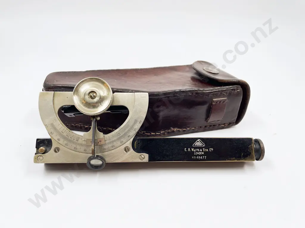 Abney Level in Leather Case Image 1++