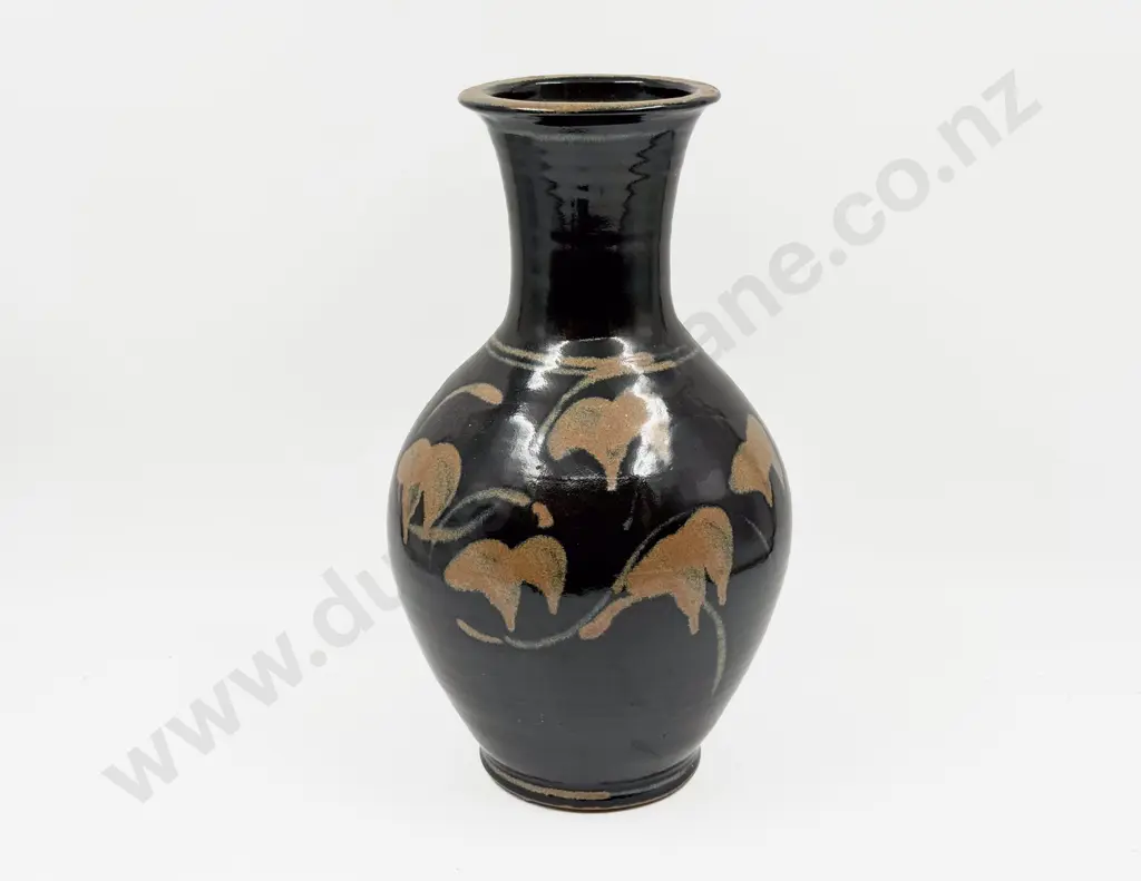 NZ Pottery Vase Image 1++