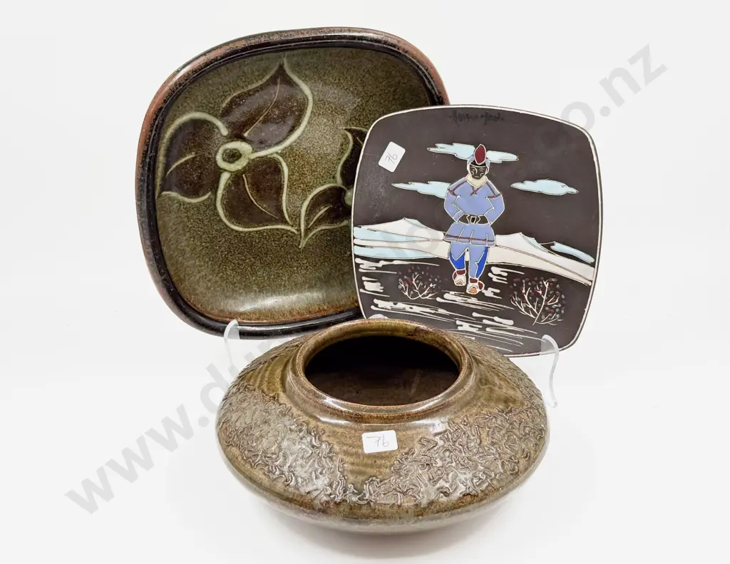 Three Pieces Assorted Pottery Image 1++