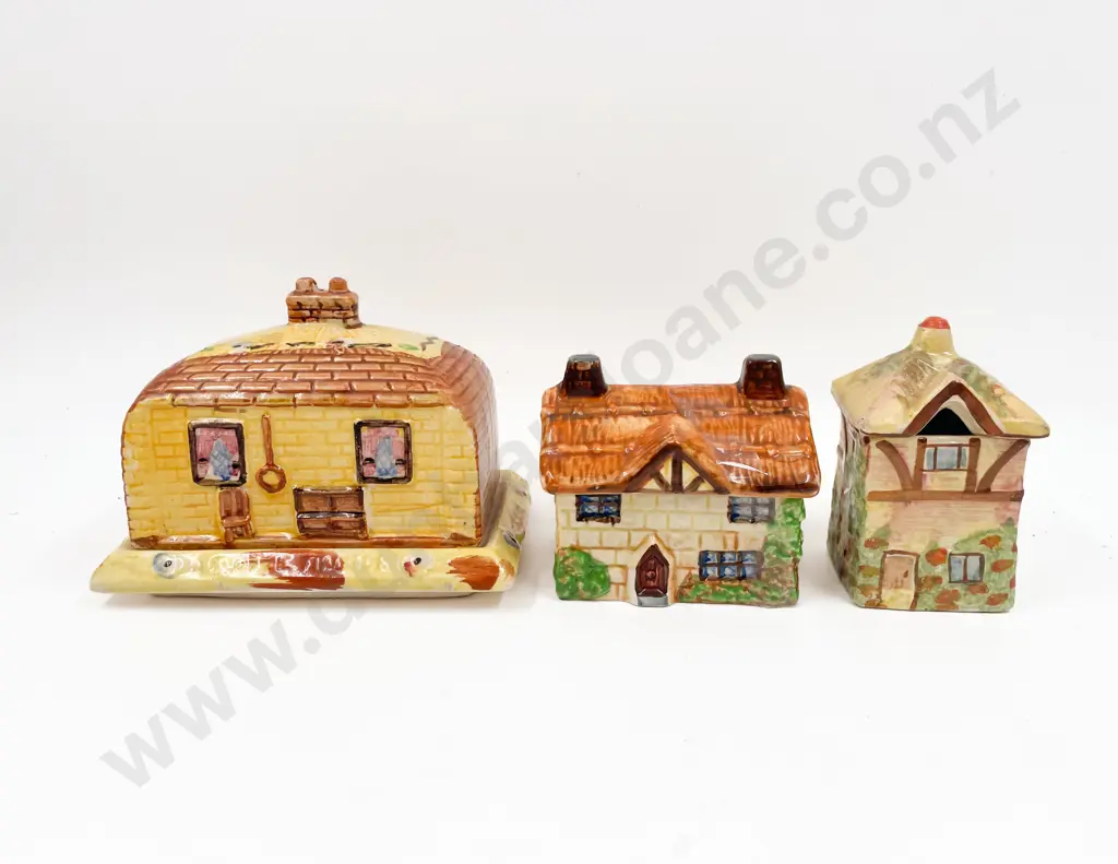Three Pieces of Assorted Cottage Ware Image 1++