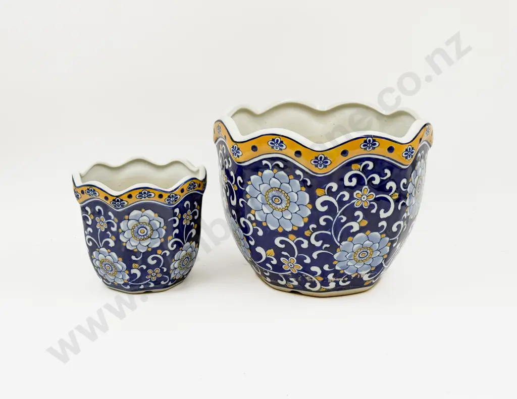 Graduated Pair Floral Planters Image 1++