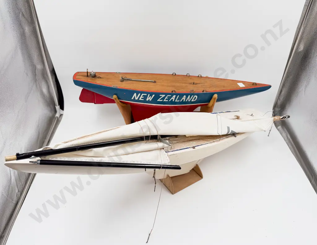 Three Assorted Model Yachts a/f Image 1++
