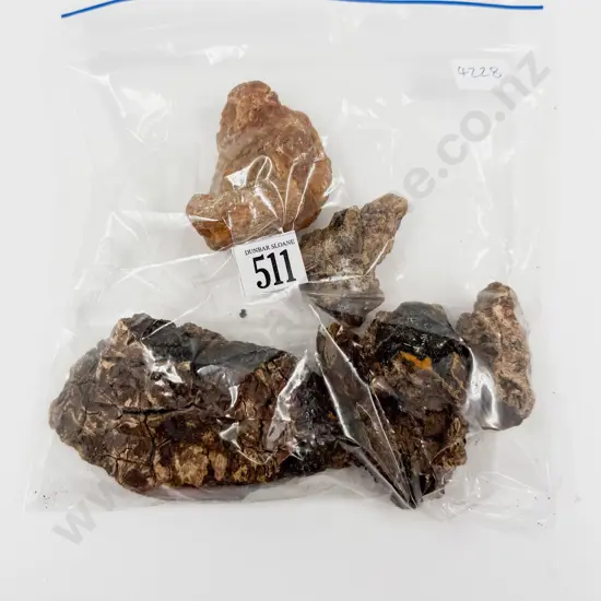 Quantity of Assorted Kauri Gum