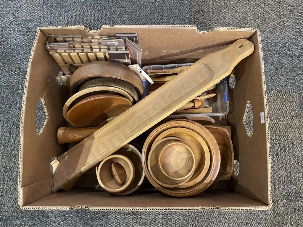 Box of Assorted Wood Ware Image 1++