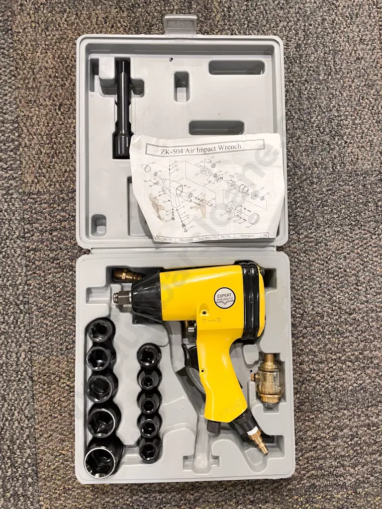 Air Impact Wench in Case *please note Photo change Image 1++