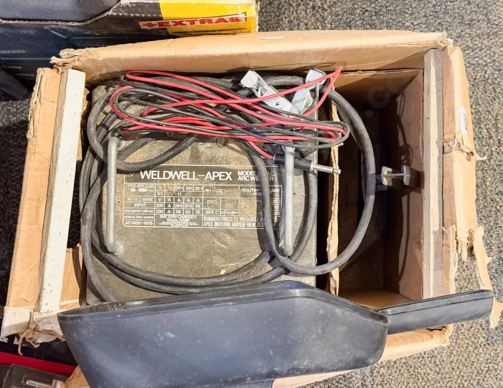 Weldwell-Apex Arc Welder & Two Handled Welding Face Shields Image 1++