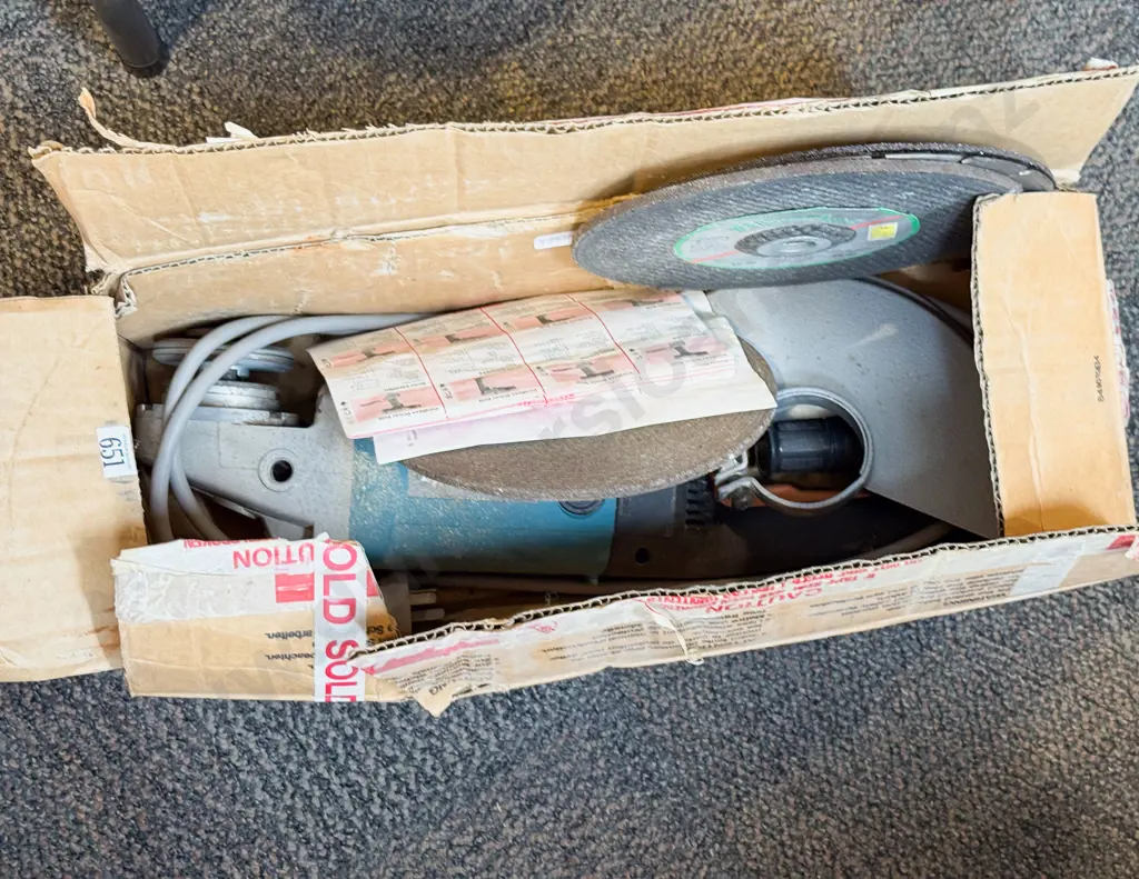 Makita Angle Grinder Image 1++