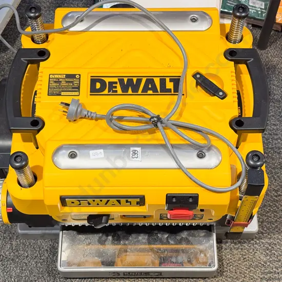 DeWalt 330mm Thickness Planer