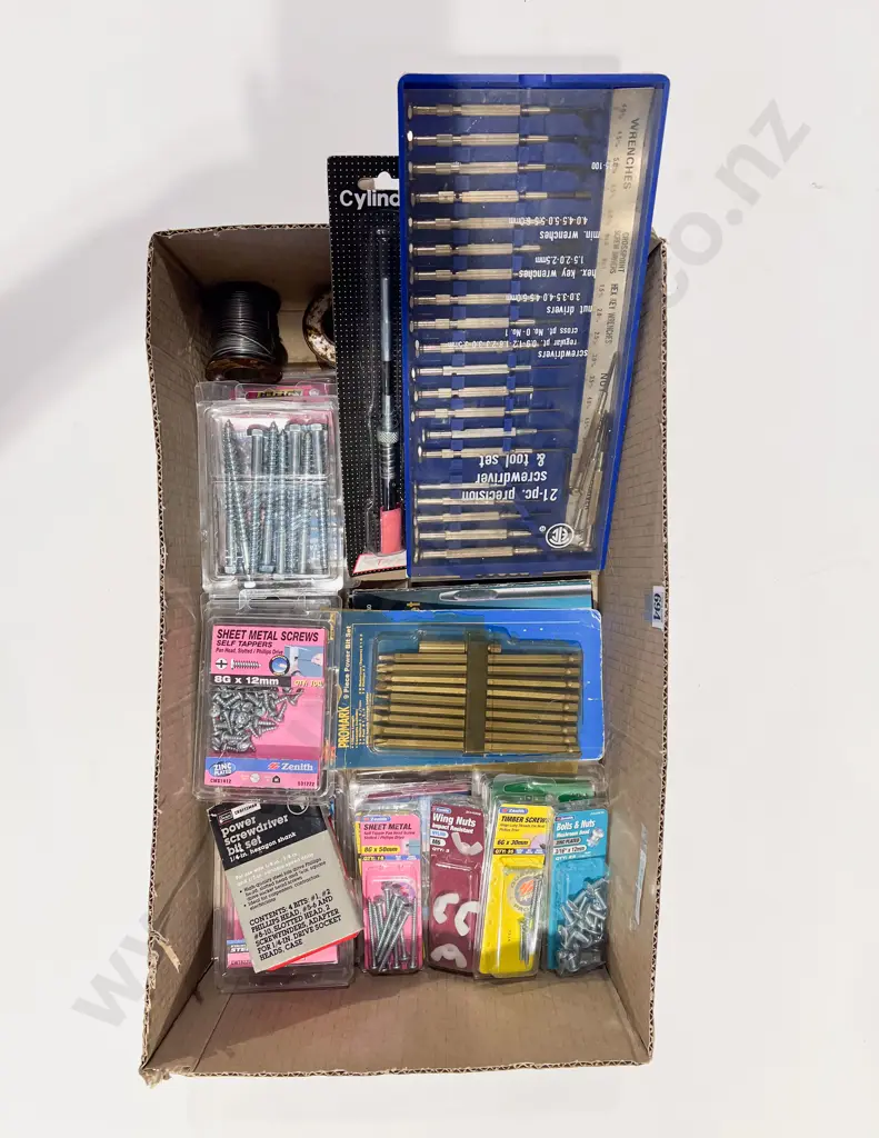 Quantity of Assorted Screws together with 21 Piece Precision Screwdriver Tool Set Image 1++