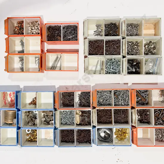 Quantity of Small Modular Multi-Drawer Units & Assorted Accessories