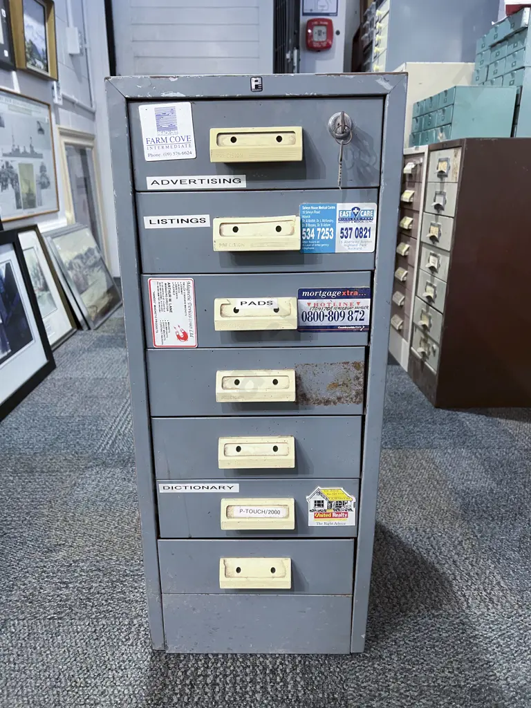 Multi-Drawer Steel Cabinet with Assorted Tools & Accessories Image 1++