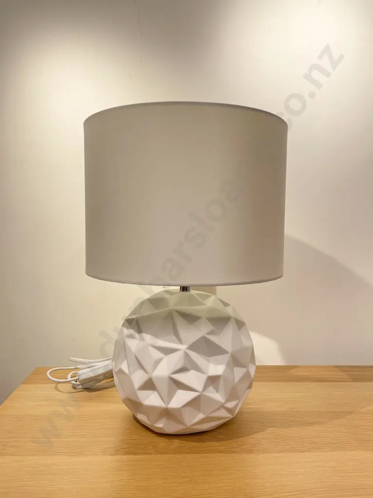 Modern Geometric Design Table Lamp Image 1++