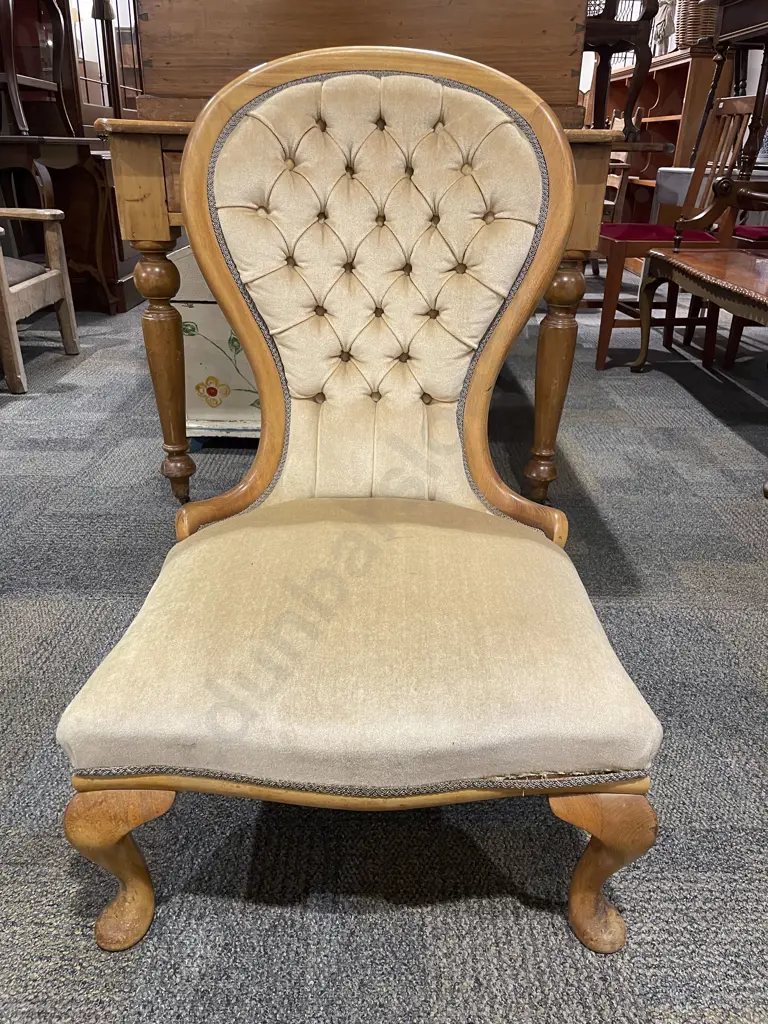 Reproduction Button Back Nursing Chair Image 1++