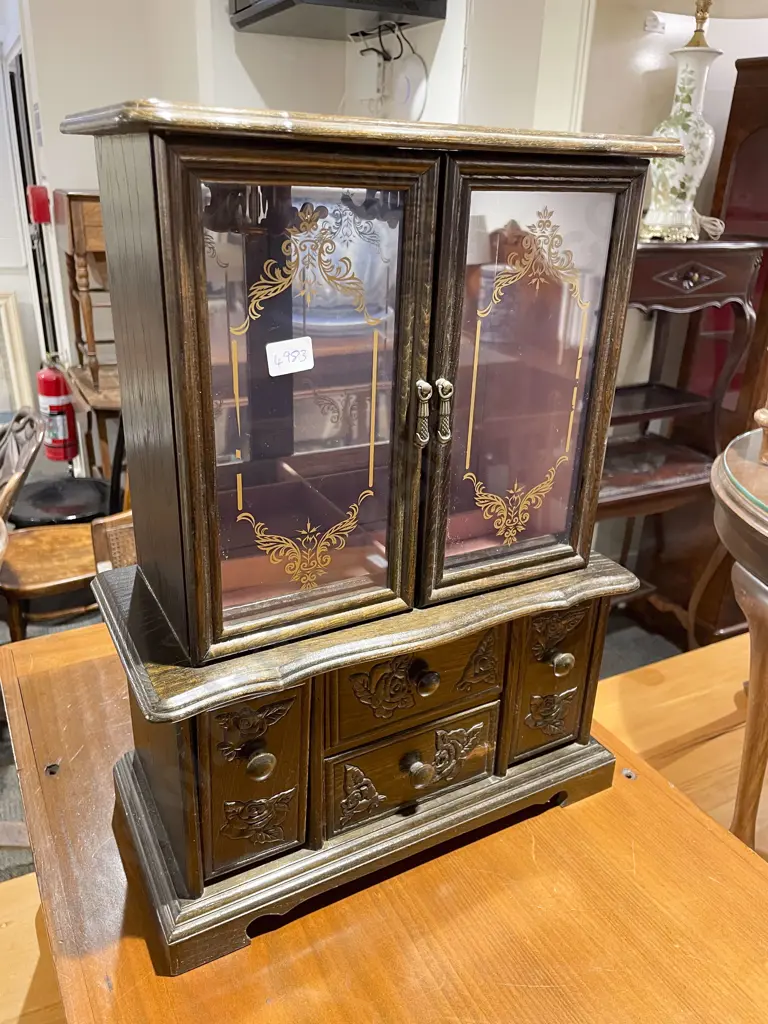 Small Oak Jewellery Cabinet Image 1++