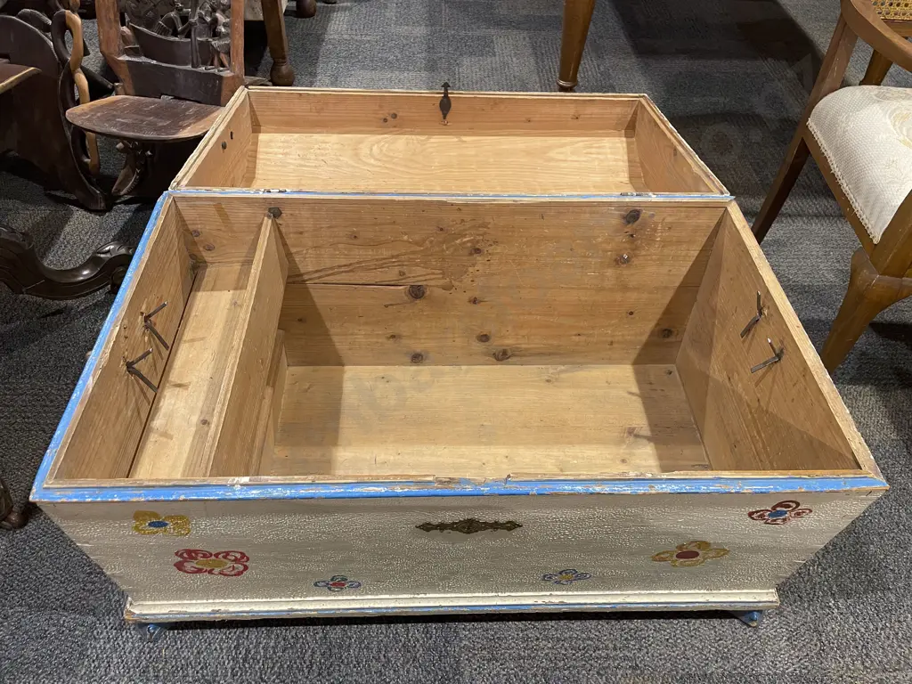 Vintage Arch Top Bedroom Chest Image 1++