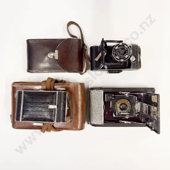 Quantity of Assorted Vintage Cameras
