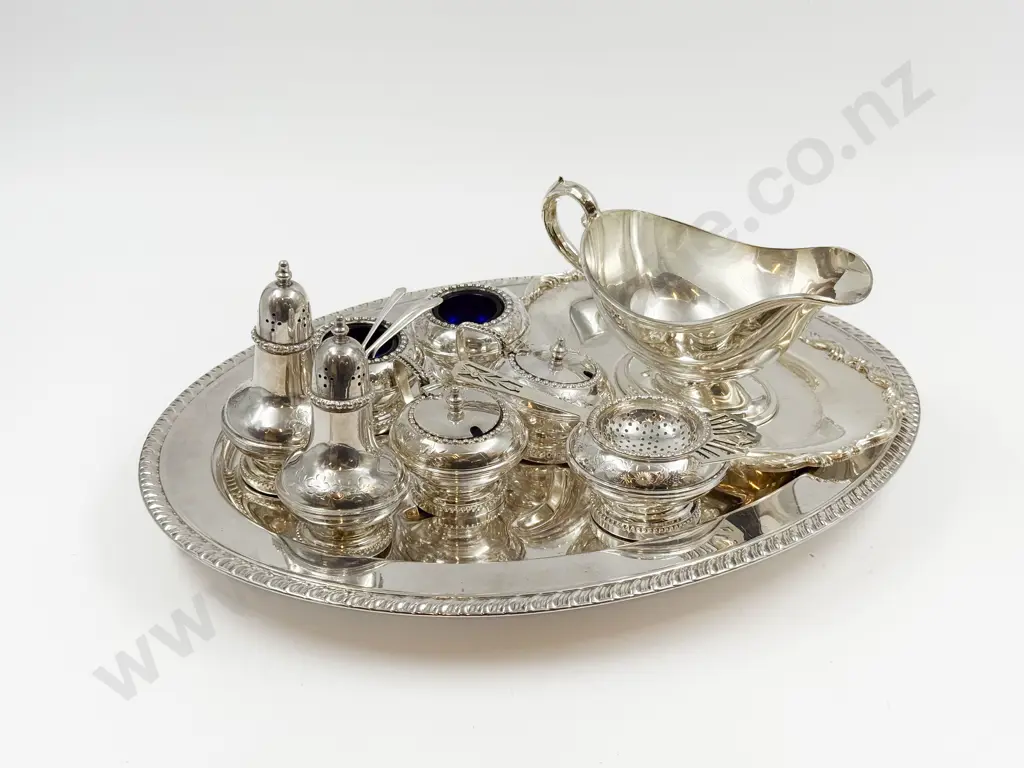 Qty of S/P On Oval Tray Image 1++