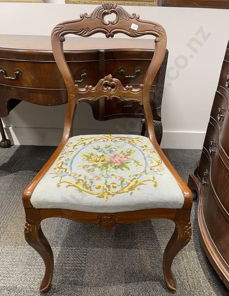 Late Vict Dressing Table (AF) with Associated Mirror & Chair Image 1++