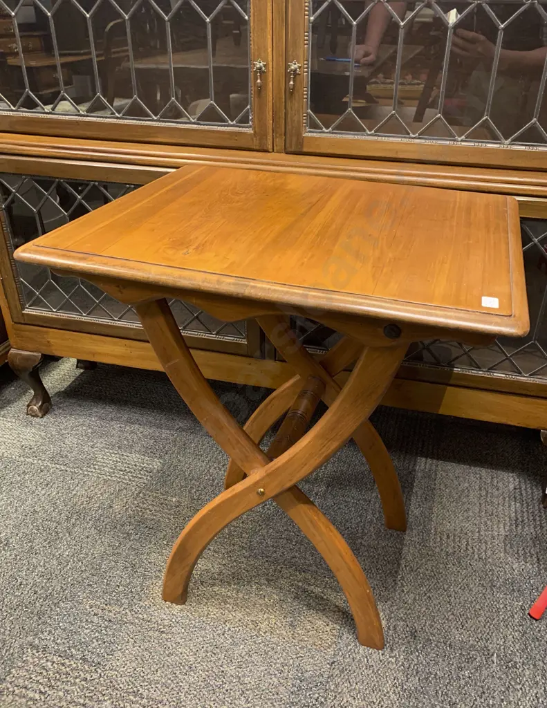 Folding Side Table Image 1++