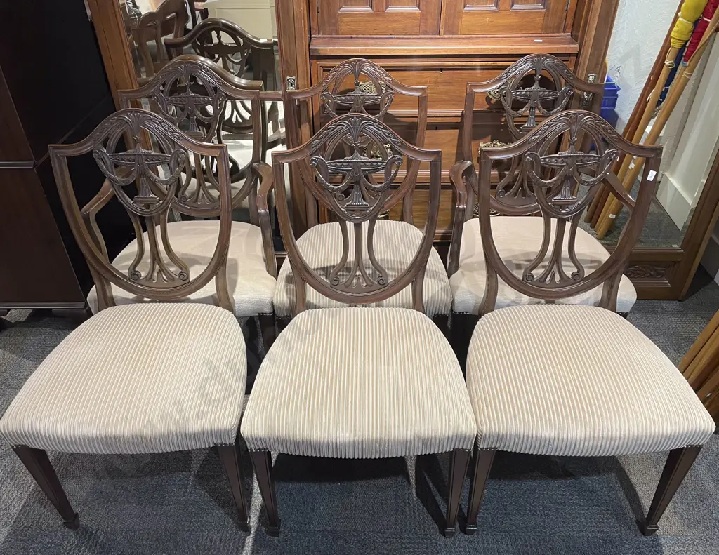 Set of Six Hepplewhite Style Mahogany Dining Chairs Image 1++