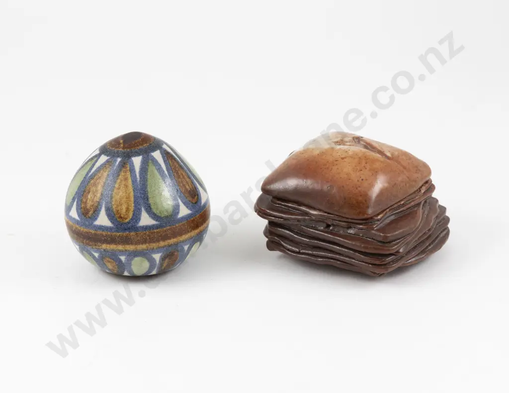 Anneke Borren Pottery Orb & Other Image 1++
