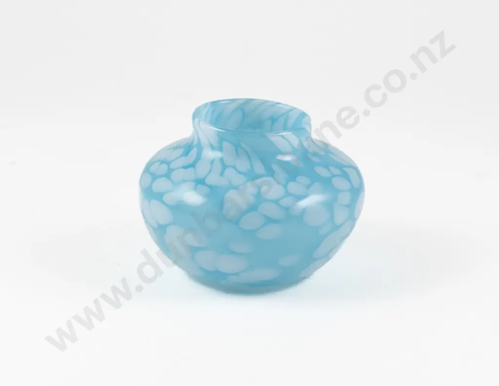 Joan O'Leary Glass Vase Image 1++