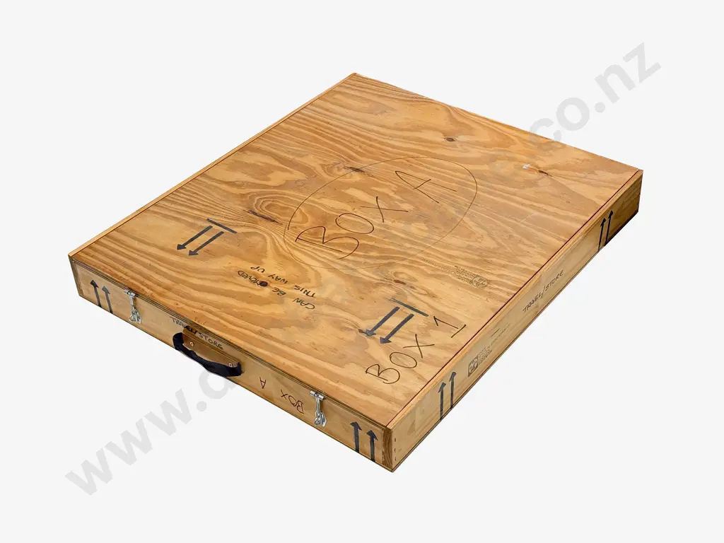 Plywood Artist's Travel Box Image 1++
