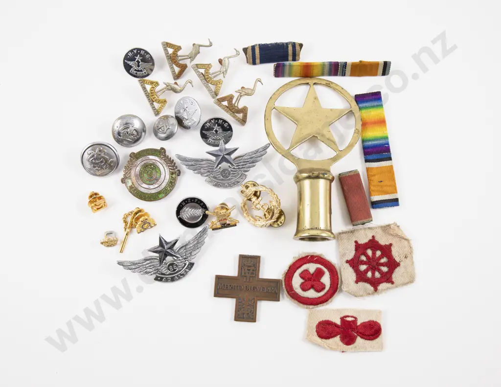 Collection Various Military Buttons Badges and Various Image 1++