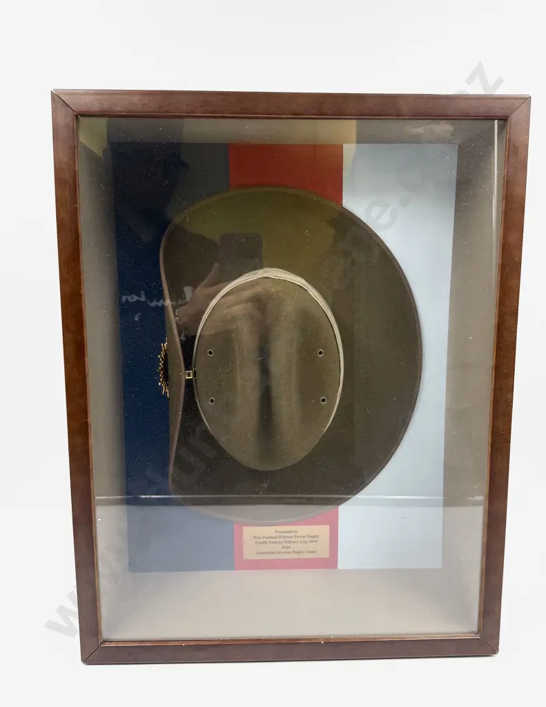 Australian Army New Slouch Hat in Presentation Case Image 1++