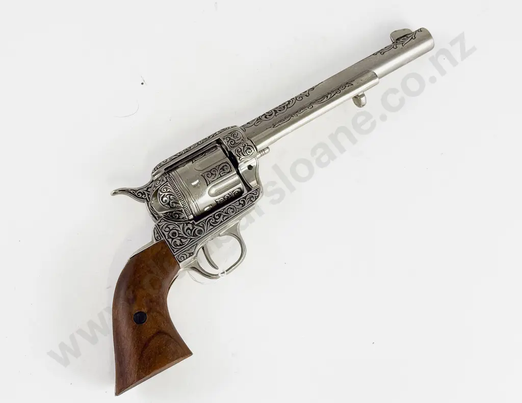 Replica Classic M1873 Engraved Fast Draw Revolver Image 1++