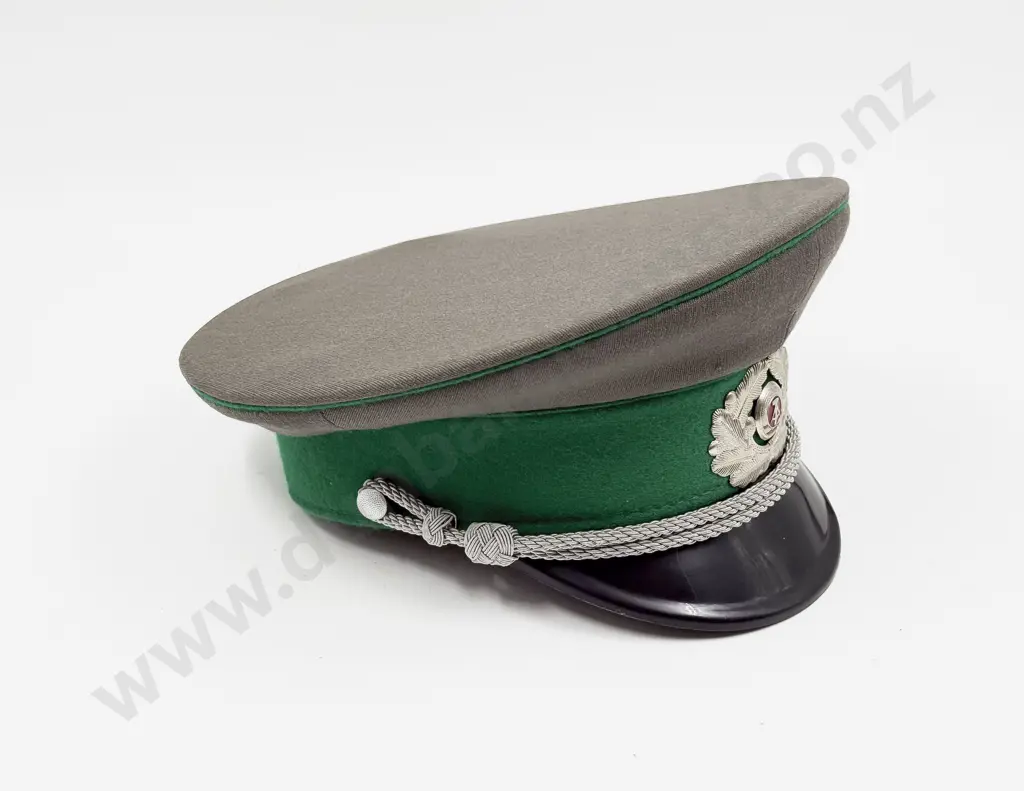 Grenztruppen der DDR (Border Troops of the German Democratic Republic) Officers Peaked Service Cap Image 1++