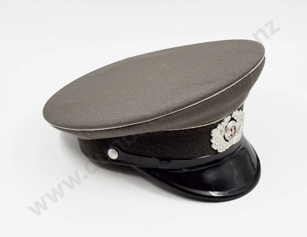 National Volksarmee Landstreitkräfte (Ground Forces East German Army) Other Ranks Peaked Service Cap Image 1++