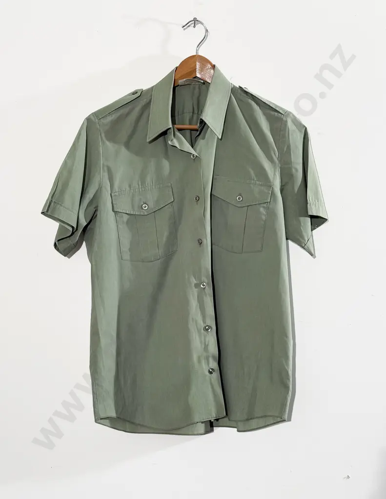 NZ Defence Force (Army) Women Captain’s Service Dress Uniform Image 1++