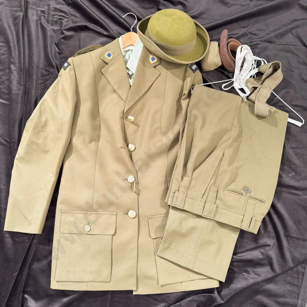 NZ Defence Force (Army) Women Captain’s Service Dress Uniform Image 1++