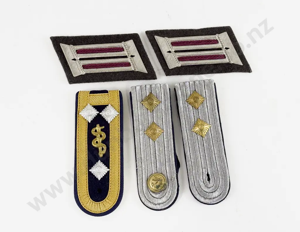 East German Army Collar Tabs and Epaulettes Image 1++
