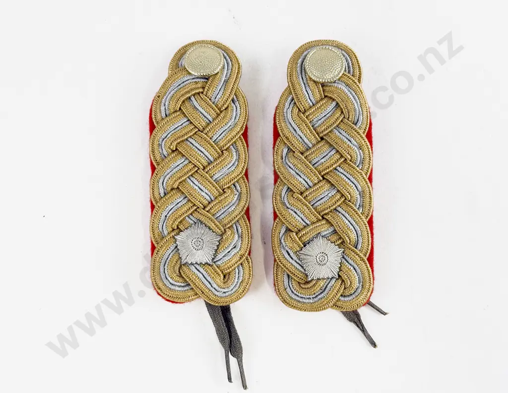 East German (DDR) Army Lieutenant General’s Shoulder Boards Image 1++