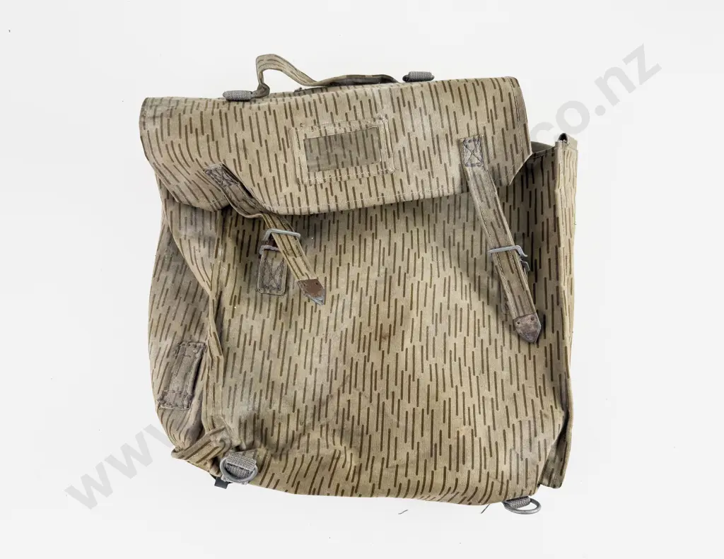 East German Army (NVA) Strichtarn (Rain Drop) Pattern Back Pack Image 1++