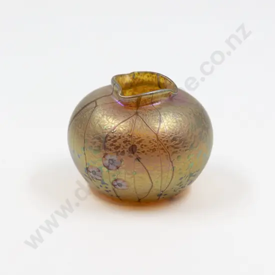Signed Richard Golding 2007 Posy Vase