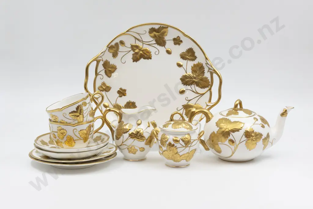 Minton Victoria Strawberry Pattern Afternoon Tea Ware Image 1++