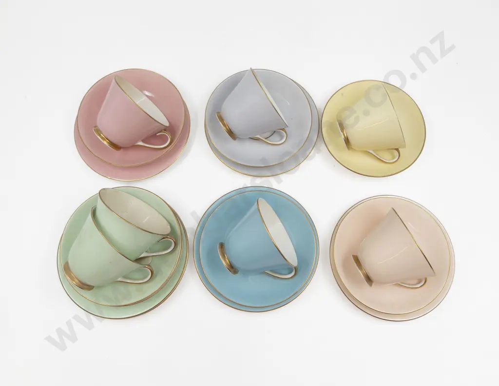 Royal Doulton MidC20th Design Teacup Saucer & Plates Image 1++