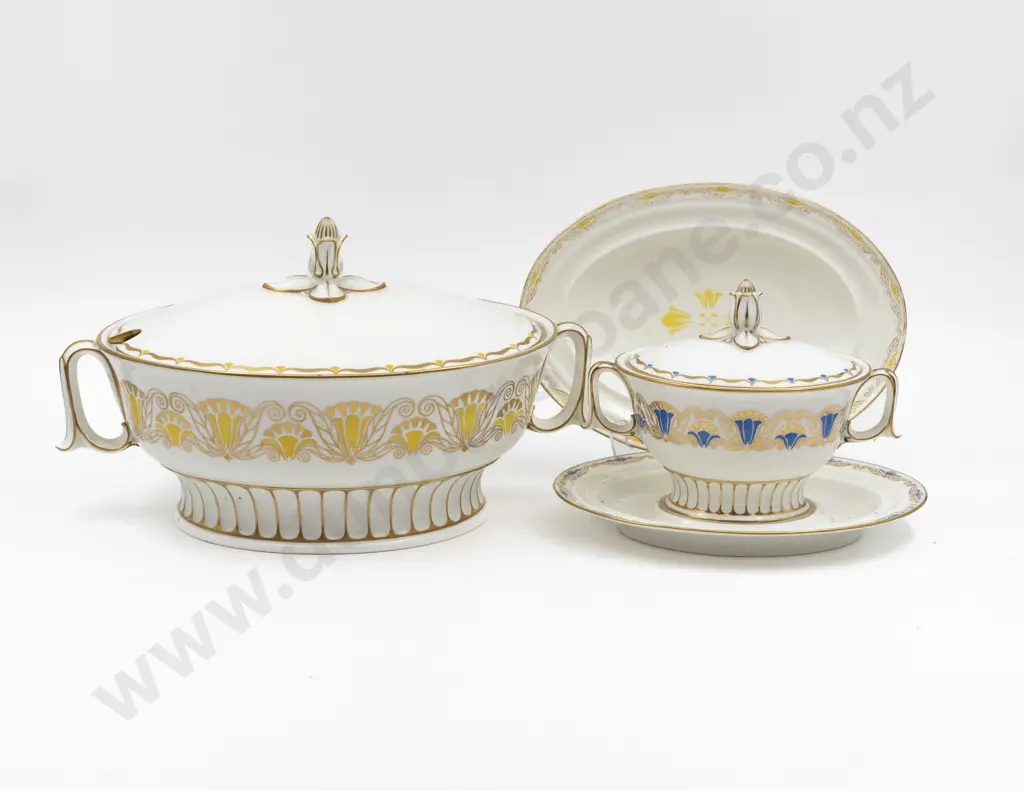 Wedgwood Lidded Soup Tureen & Sauce Tureen on Tray Image 1++