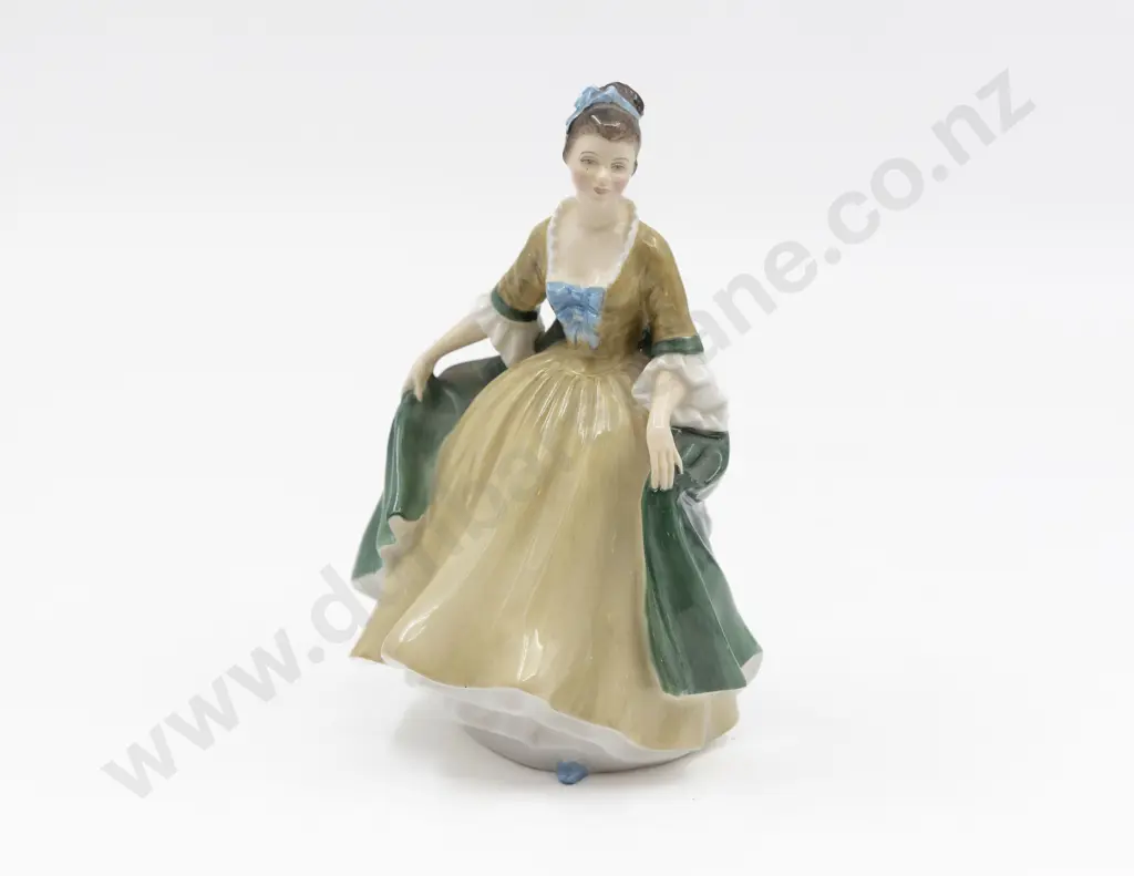 Royal Doulton Figure "Elegance" Image 1++