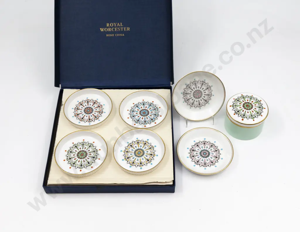 Royal Worcester Boxed Eight Porcelain Coaters With Two Dishes & Pot Image 1++