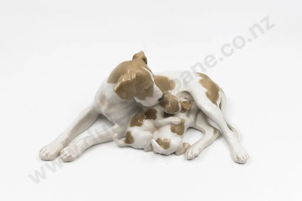 B & G Figure Group of Hound With Puppies Image 1++