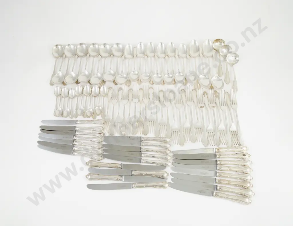 A Fine Quality QEII Elkington & Co 91 Piece S/S "Versailles" Pattern Suite Of Cutlery Image 1++